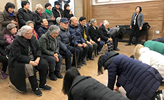 수원교구 농아선교회 신년미사 이어 어르신 위안잔치