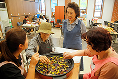 의정부교구 고양 지축동요한본당, 꽃차 소믈리에 강좌… 지역민에 인기 