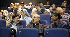 염수정 추기경, ‘교황 프란치스코’ 시사회 참석