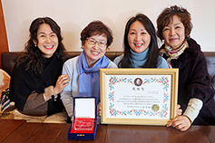 교구장 축복장 받은 의정부교구 소리주보 봉사자 신귀련·임소형·최수정씨