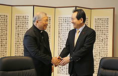 염수정 추기경, 정세균 국무총리 예방 받아