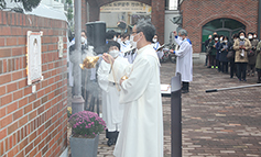 서울 장한평본당, 성모동산·십자가의 길 축복