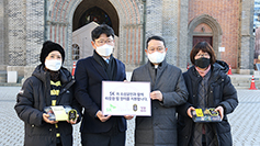 노숙인 위한 무료급식소 ‘명동밥집’에 도시락 기부와 성금 전달 이어져  