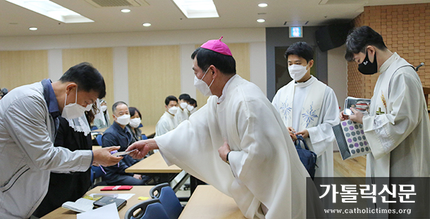 안산가톨릭회관·수원가대 성호경당 앞에서 ‘세월호 7주기’ 추모미사