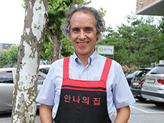 제25회 만해대상 실천대상 수상한 김하종 신부 