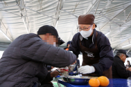 세계 가난한 이의 날 맞아 교구장 주교 및 사제단 봉사 나서