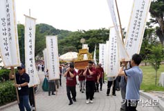 공세리본당 성체거동 행사