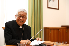 [성 베드로 대성당 김대건 성인상 축복식] 유흥식 추기경 인터뷰