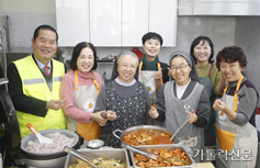 [대림 특집/ 희망의 빛을 찾아서] (1) 허기진 이들에게 온기 전하는  ‘젊은이 따순밥집’ 